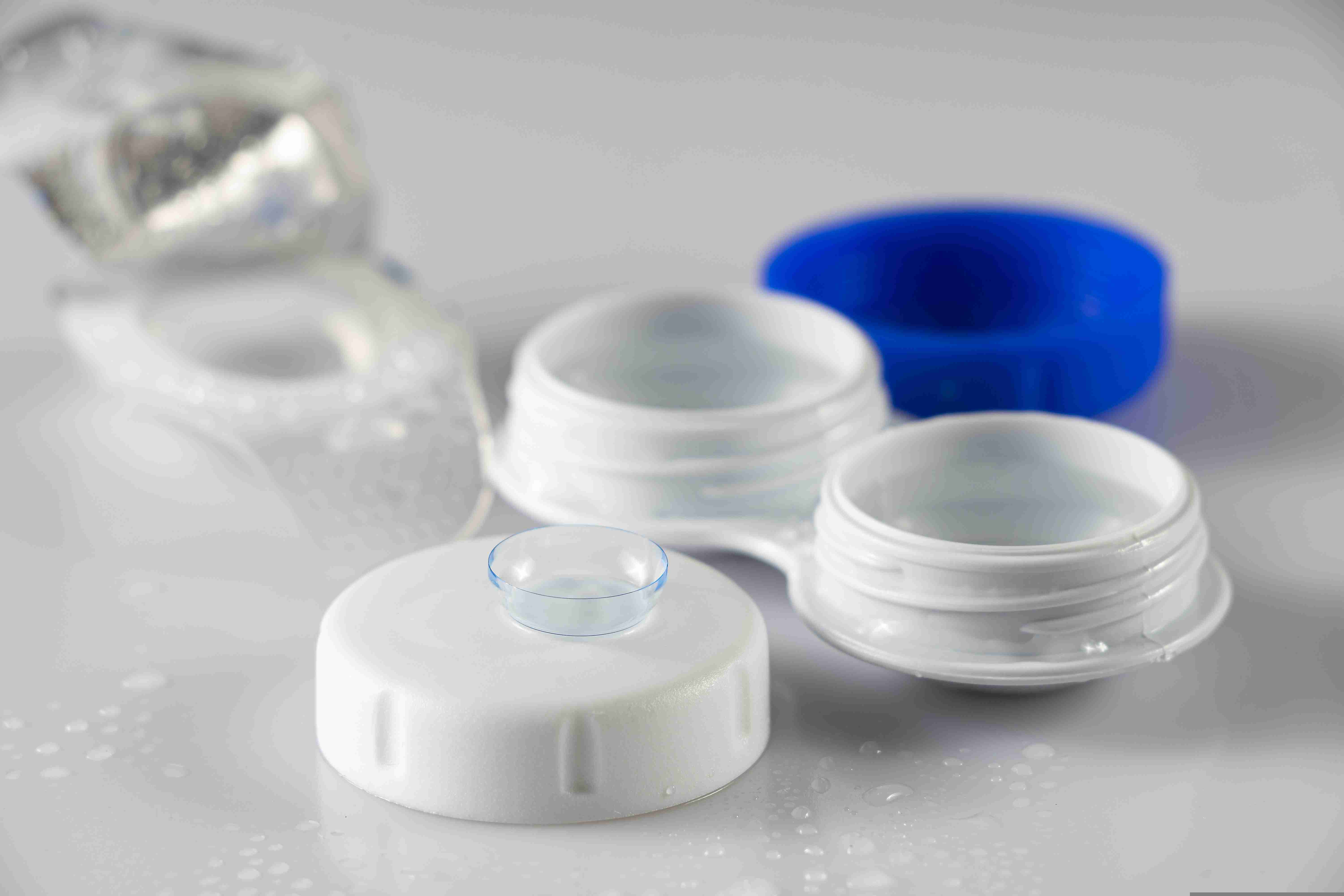 gedesby1989-contact-lenses-4792987 (1)_11zon_11zon.jpg